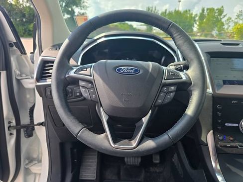 Used 2020 Ford Edge Titanium w/ Equipment Group 301A AWD/4WD image 28