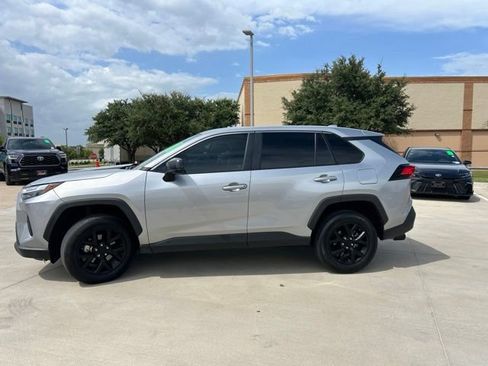 Used 2024 Toyota RAV4 LE FWD image 6