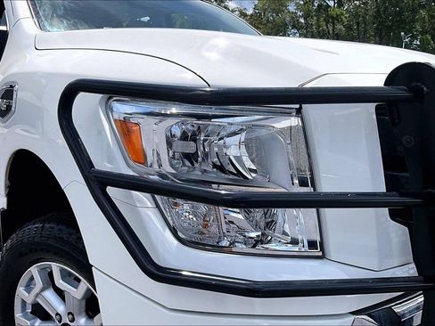 Used 2024 Nissan Titan SV w/ SV Convenience Package AWD/4WD image 31