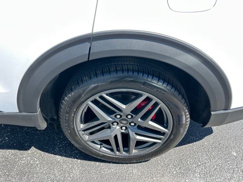 Certified 2025 Ford Explorer ST AWD/4WD image 36