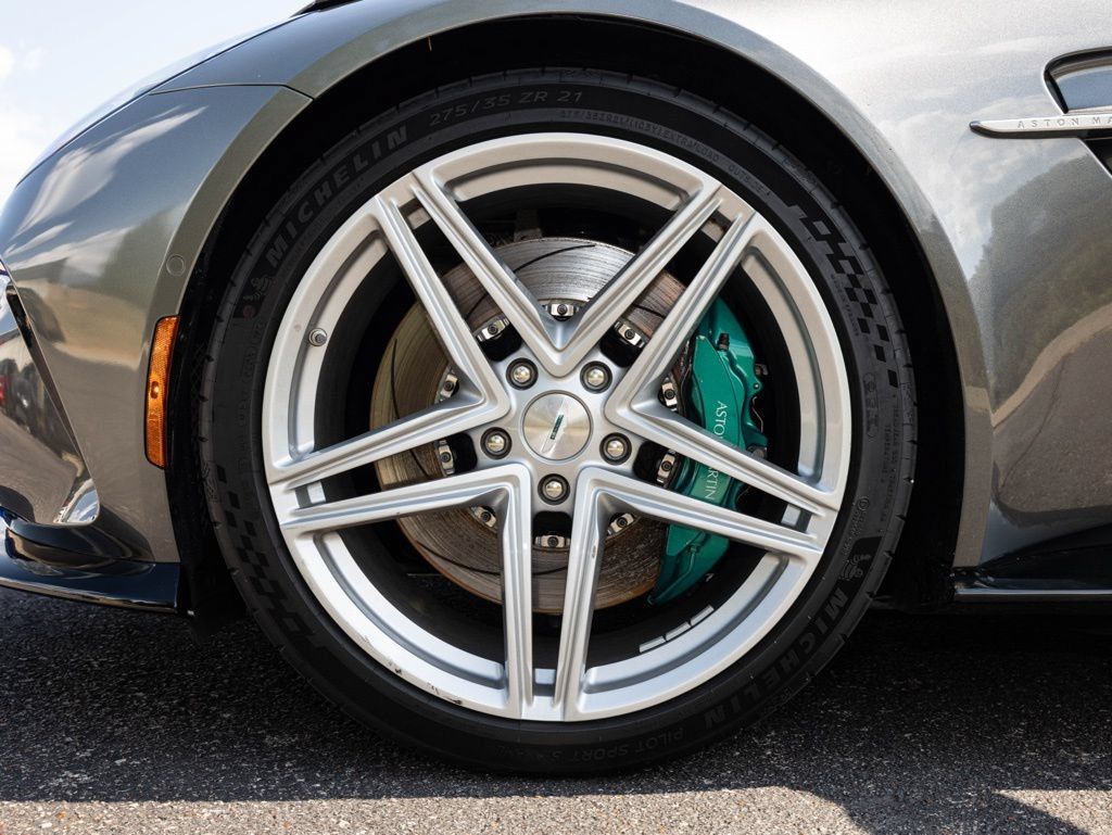 Used 2025 Aston Martin V8 Vantage Coupe RWD image 59
