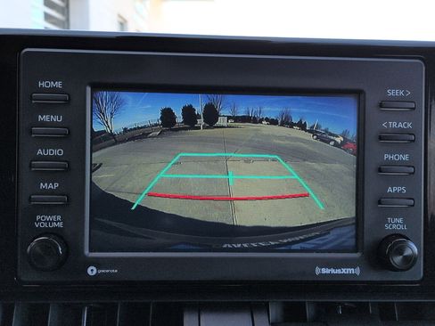 Used 2022 Toyota RAV4 LE image 18