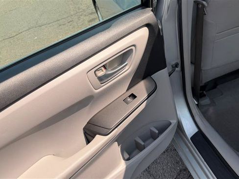 Used 2016 Toyota Camry LE FWD image 16