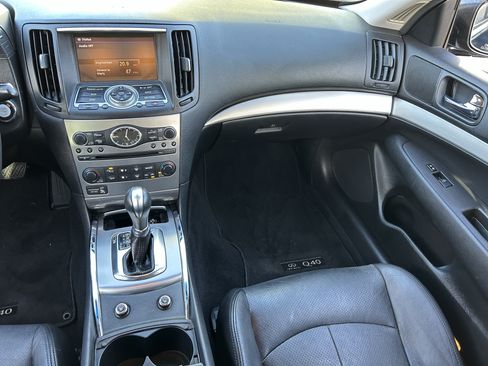 Used 2015 INFINITI Q40 w/ Moonroof Package RWD image 14