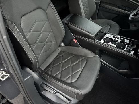 Certified 2024 Volkswagen Atlas Cross Sport SE w/ Black Wheel Package AWD/4WD image 26