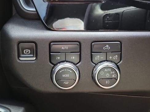 Used 2022 GMC Sierra 1500 Elevation AWD/4WD image 16