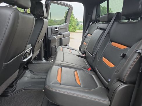 Used 2021 GMC Sierra 1500 AT4 w/ AT4 Premium Package AWD/4WD image 14