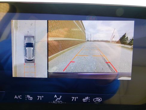 Used 2025 Buick Envision Preferred image 58