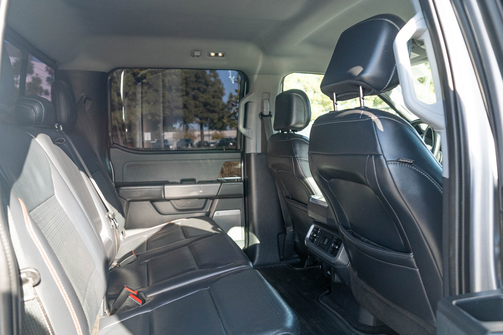 Used 2021 Ford F150 Lariat w/ Max Trailer Tow Package AWD/4WD image 20