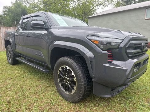Used 2025 Toyota Tacoma SR5 AWD/4WD image 3