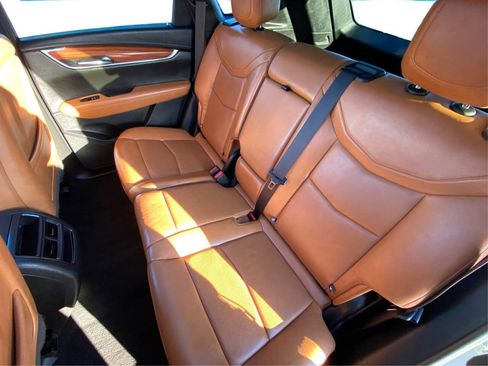 Used 2020 Cadillac XT5 Premium Luxury image 37