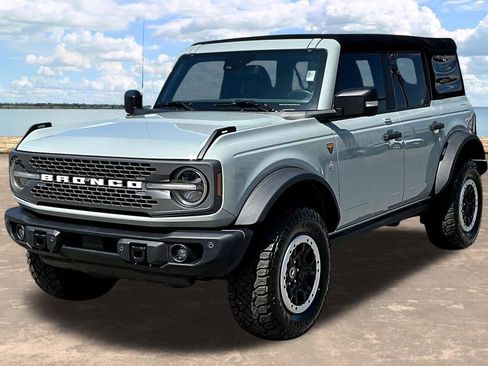 Used 2023 Ford Bronco Badlands AWD/4WD image 4