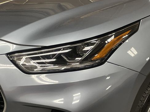 Used 2023 Toyota Highlander Platinum image 6