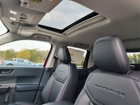 New 2025 Ford Maverick Lariat w/ Black Appearance Package image 4