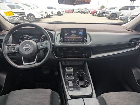 Used 2023 Nissan Rogue SV image 15