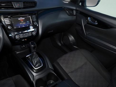 Used 2019 Nissan Rogue Sport SV FWD image 23