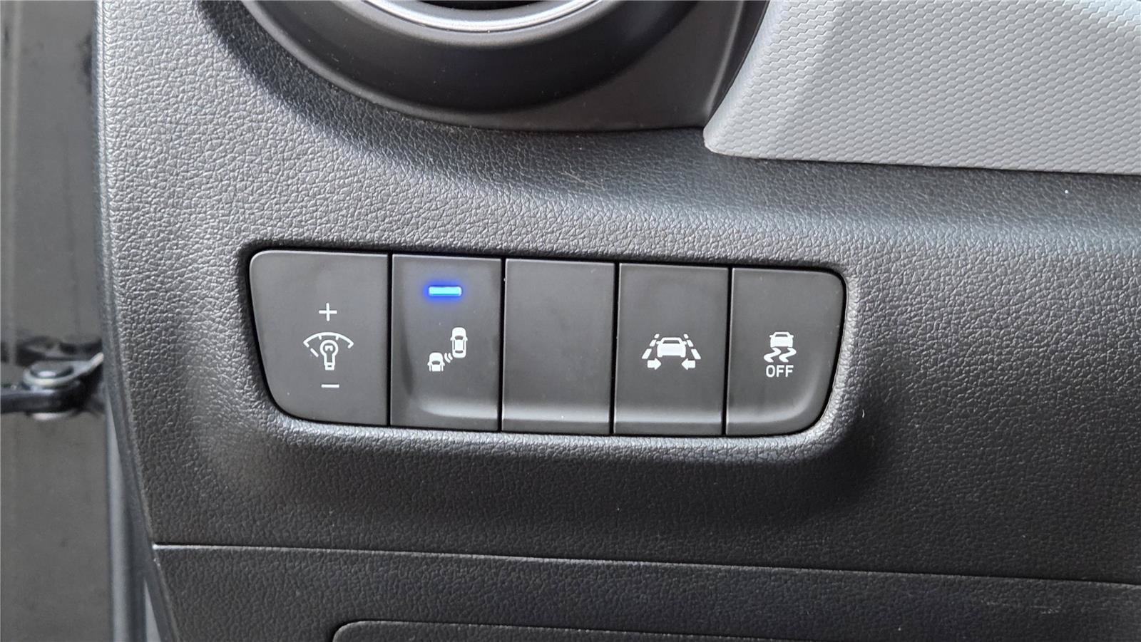 Used 2019 Hyundai Kona SEL FWD image 16