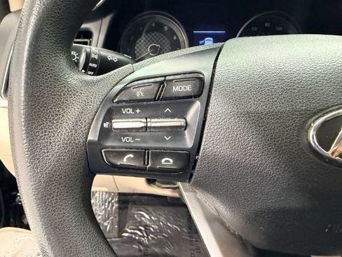 Used 2019 Hyundai Elantra SEL FWD image 23