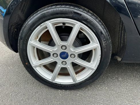 Used 2016 Ford Fiesta SE w/ Equipment Group 201A FWD image 12