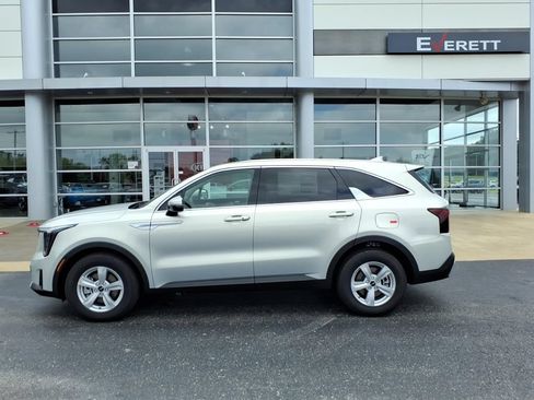 New 2026 Kia Sorento LX FWD image 4
