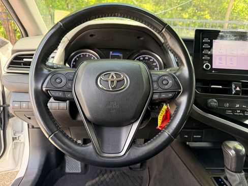 Used 2021 Toyota Camry SE w/ Carpet Mat Package (TMS) FWD image 11