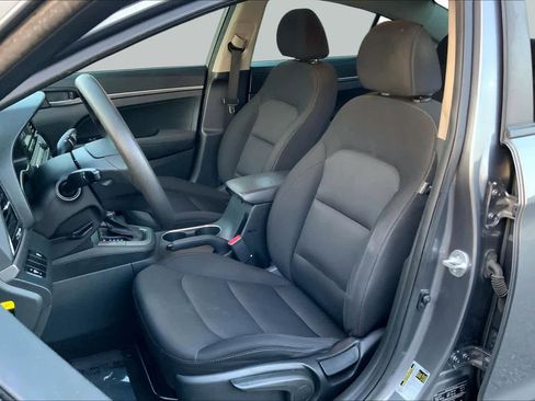 Used 2018 Hyundai Elantra SE FWD image 8