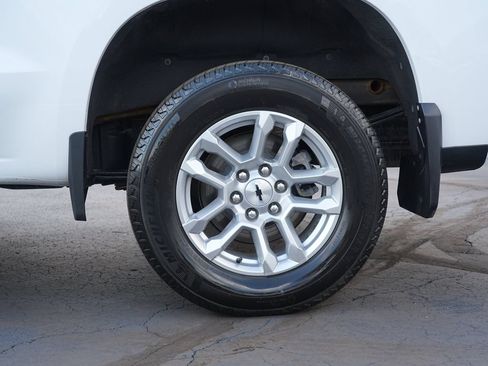 Used 2024 Chevrolet Silverado 1500 RST w/ Convenience Package II AWD/4WD image 10