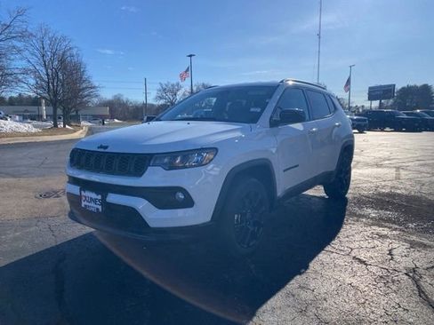 New 2026 Jeep Compass Latitude image 12