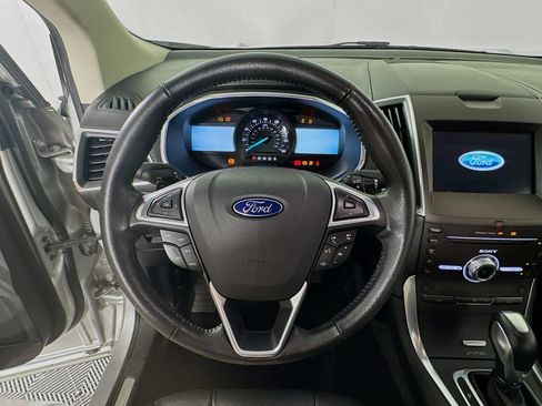 Used 2017 Ford Edge Titanium w/ Technology Package AWD/4WD image 13