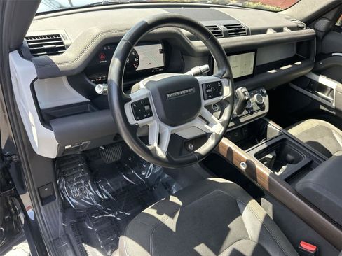 Used 2020 Land Rover Defender 110 SE AWD/4WD image 2