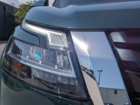 Used 2024 Nissan Pathfinder Platinum w/ Cargo Package AWD/4WD image 11