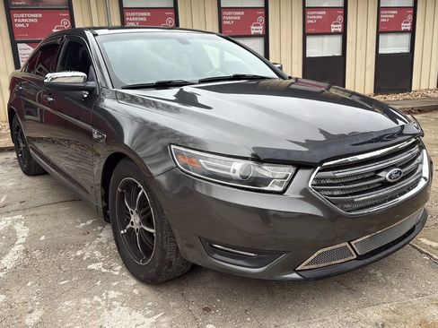 Used 2016 Ford Taurus Limited image 1