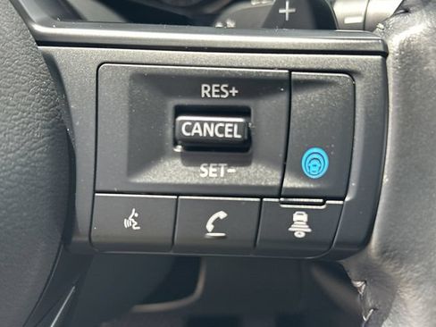 Used 2025 Nissan Pathfinder SV FWD image 24