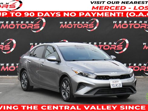 Used 2023 Kia Forte LXS image 1