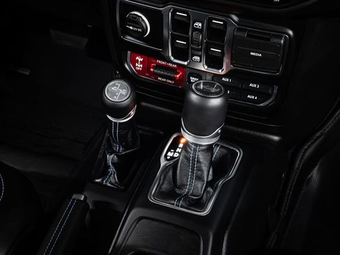 Used 2022 Jeep Wrangler Unlimited Rubicon 4xe w/ Cold Weather Group image 17