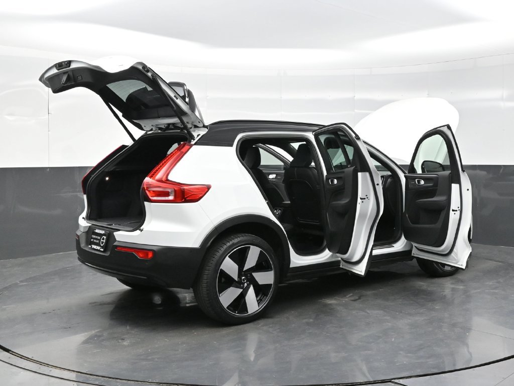 Used 2023 Volvo XC40 Recharge Ultimate AWD/4WD image 46