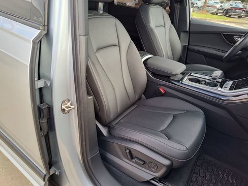 Used 2025 Audi Q7 3.0T Premium Plus w/ Premium Plus Package AWD/4WD image 33