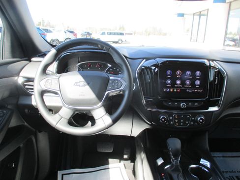 Used 2023 Chevrolet Traverse LT image 12