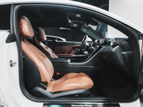 Used 2025 Mercedes-Benz CLE 300 4MATIC Coupe image 31