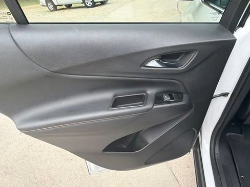 Used 2022 Chevrolet Equinox Premier FWD image 13