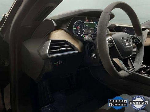 Used 2023 Audi e-tron GT Premium Plus image 16