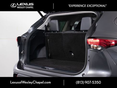 Used 2020 Toyota Highlander XLE FWD image 16