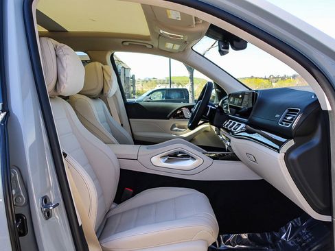 New 2026 Mercedes-Benz GLS 580 4MATIC image 17