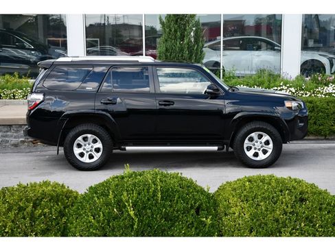 Used 2015 Toyota 4Runner SR5 Premium AWD/4WD image 3