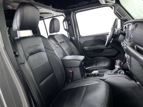 Used 2020 Jeep Wrangler Unlimited Sahara AWD/4WD image 25