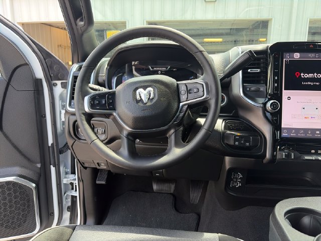 Used 2026 RAM 2500 Laramie AWD/4WD image 13