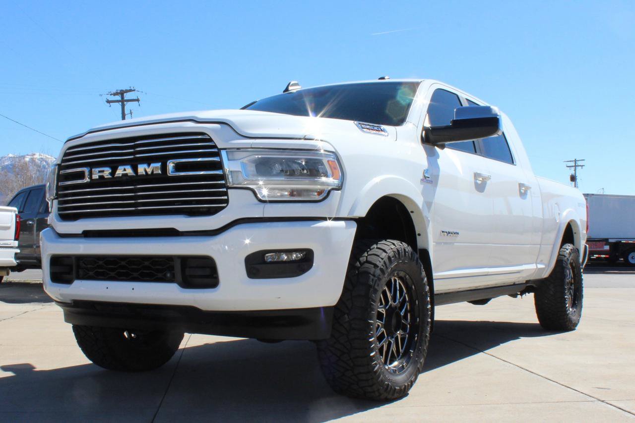 Used 2022 RAM 3500 Laramie AWD/4WD image 3