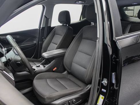 Used 2024 GMC Terrain SLE w/ Driver Convenience Package AWD/4WD image 17