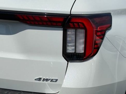 Used 2026 Ford Explorer Active w/ Active Comfort Package AWD/4WD image 7