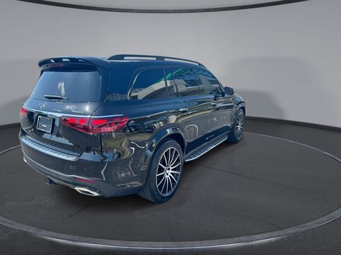 Used 2024 Mercedes-Benz GLS 580 4MATIC image 11